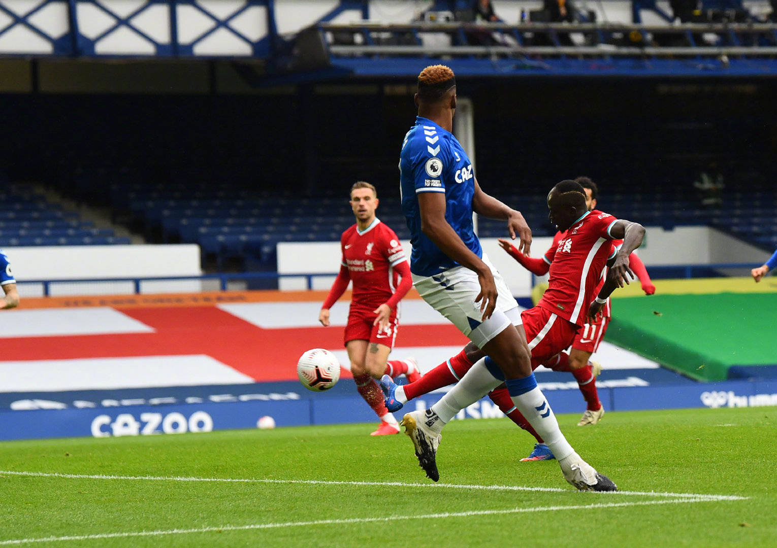 保持强劲的 保持强劲的